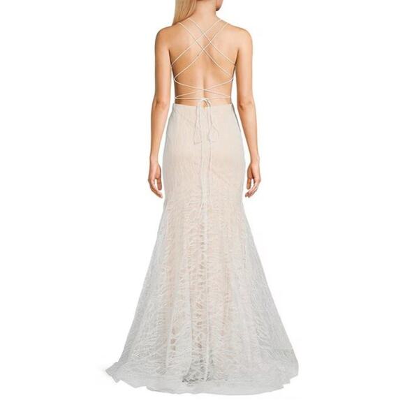 GB V-Neck Lace-Up Back Embroidered Lace Mermaid Gown Size 11 - Picture 5 of 11